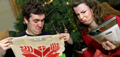 9 cosas tristísimas que SIEMPRE te pasan en el intercambio navideño