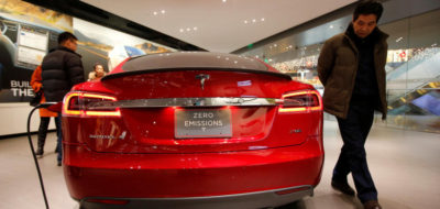 Tesla va por vehículos más rápidos con batería que garantiza mayor autonomía