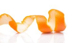 Cáscara de naranja, usada para remover metal cancerígeno del agua