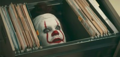 James Corden se pone a asustar a trabajadores como Pennywise