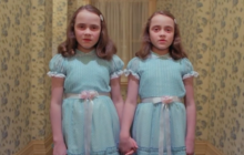 Así es como se ven hoy las aterradoras gemelas de “The Shining”