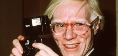 LAS 6 MEJORES APARICIONES DE ANDY WARHOL EN LA TV Y EL CINE