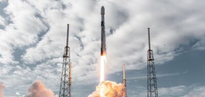 SPACEX PONE EN ÓRBITA UN SATÉLITE PARA LA COMPAÑÍA DE RADIO DIGITAL SIRIUSXM